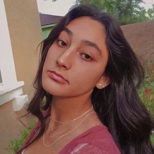 Meet your Posher, Sophia